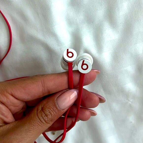 COPY - Earphones from Beats by Dre. - Picture 1 of 2